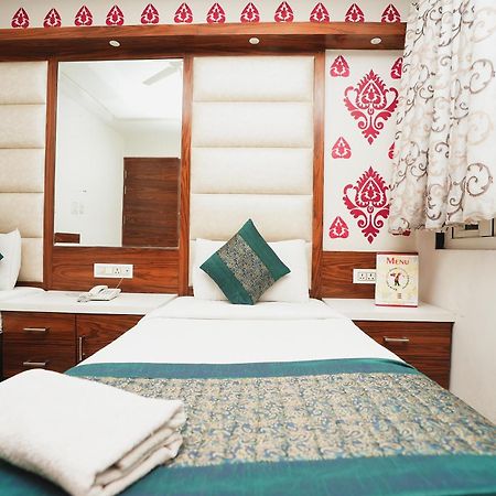 Hotel Kabir Palace Karol Bagh ニューデリー エクステリア 写真
