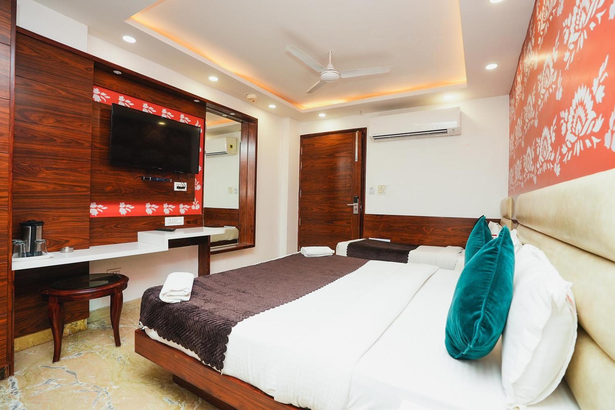 Hotel Kabir Palace Karol Bagh ニューデリー エクステリア 写真