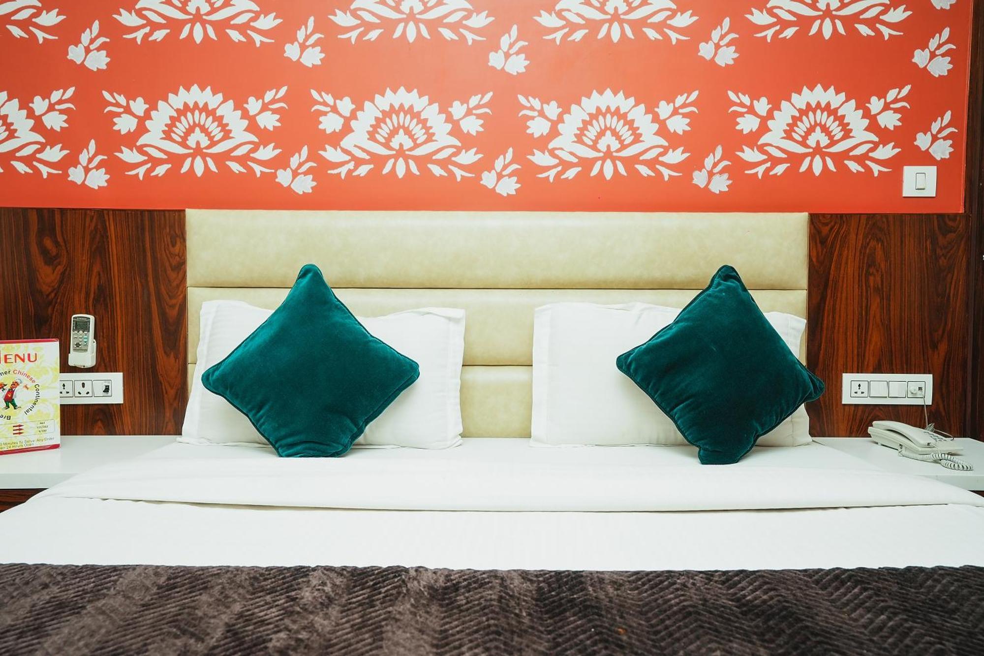 Hotel Kabir Palace Karol Bagh ニューデリー エクステリア 写真