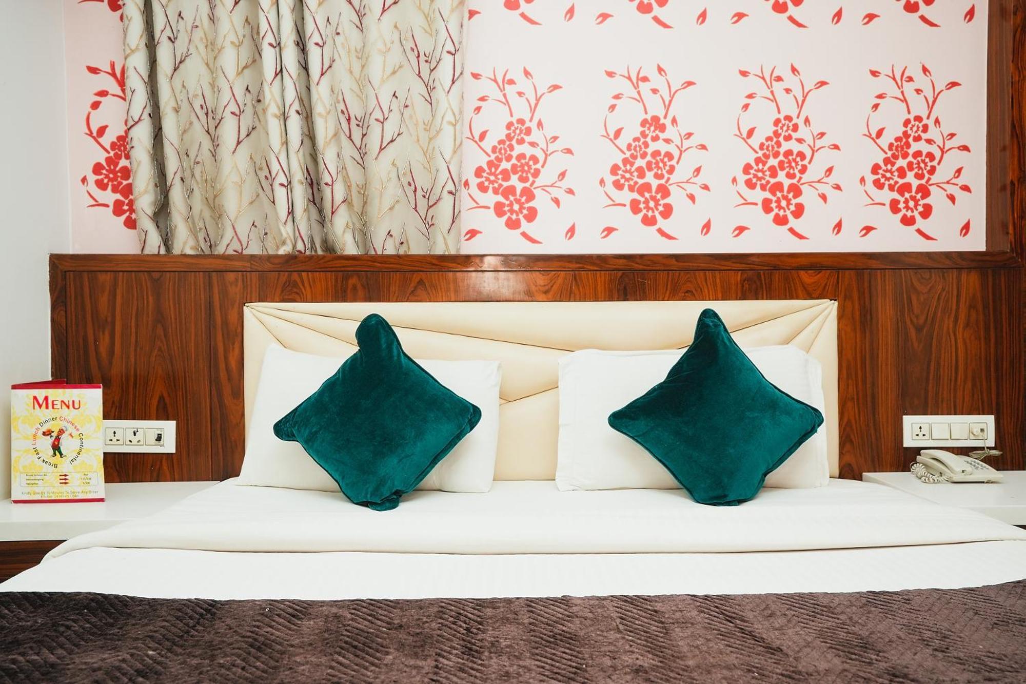 Hotel Kabir Palace Karol Bagh ニューデリー エクステリア 写真