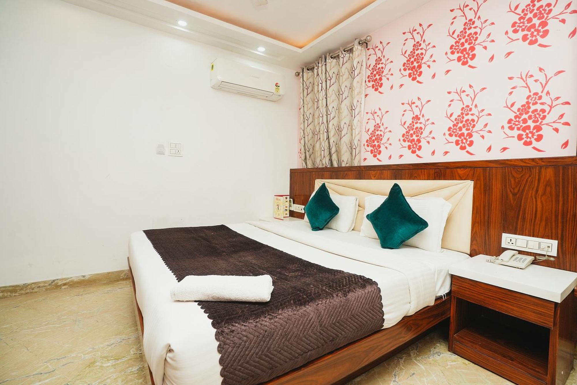 Hotel Kabir Palace Karol Bagh ニューデリー エクステリア 写真